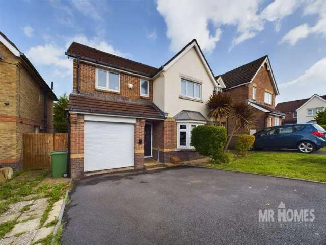 4 bedroom detached house for sale