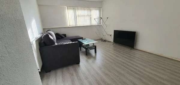 Flat For Rent in Metropolitan Borough of Solihull, England