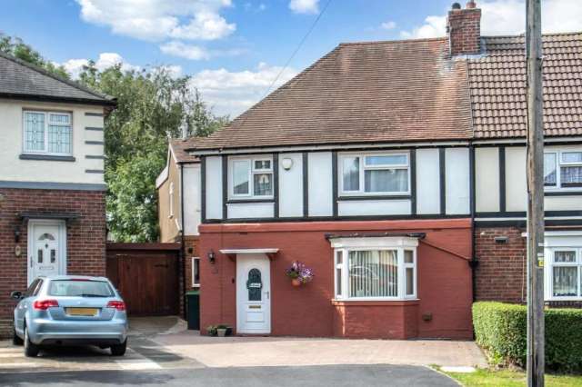 4 bedroom semi-detached house for sale