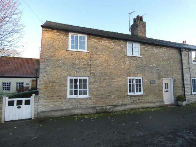 Cottage For Rent in York, England