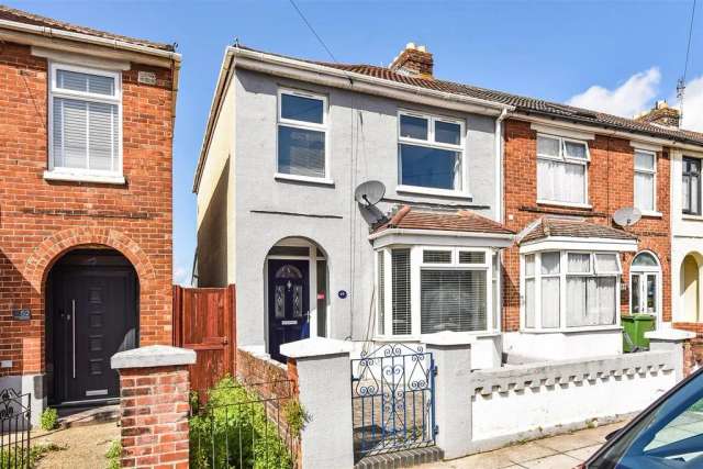 3 bedroom end of terrace house for sale