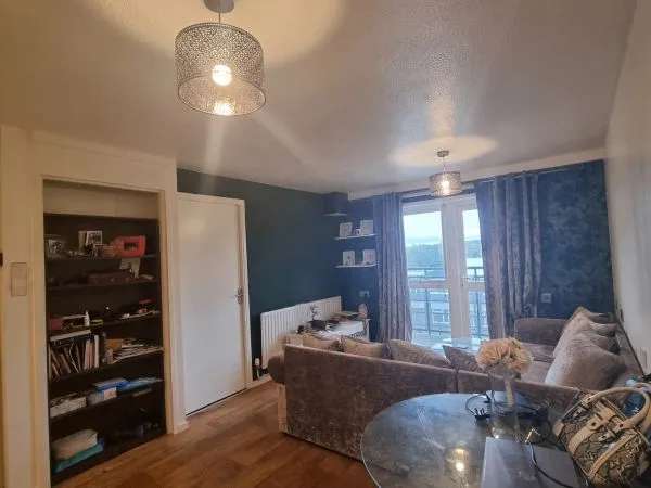 Flat For Rent in Guildford, England