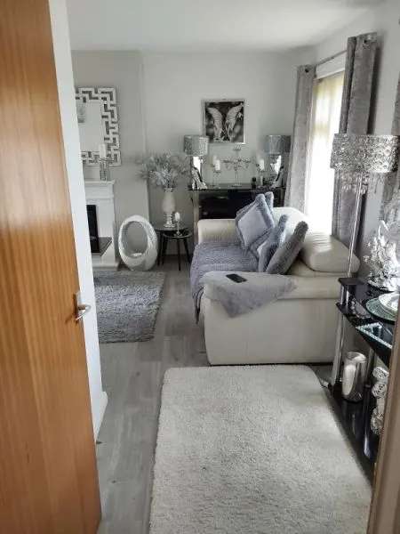 Bungalow For Rent in Sandwell, England