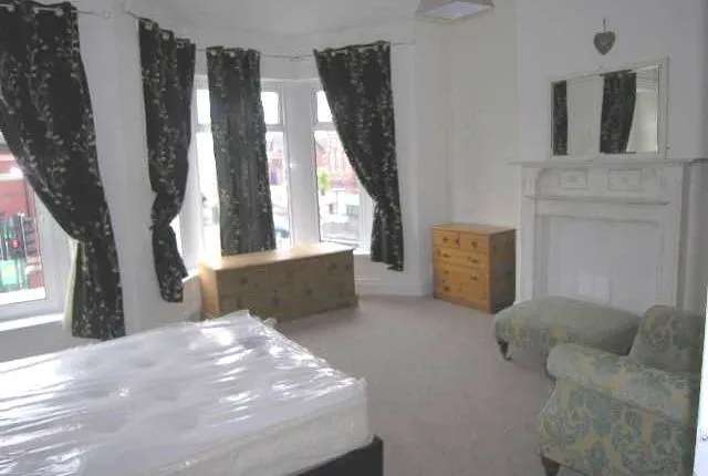 Flat to rent in Crwys Road, Cathays, Cardiff CF24