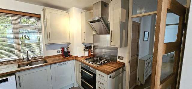 2 bed flat for sale