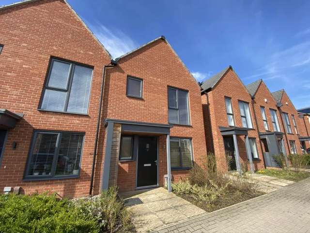 House For Sale in Derby, England