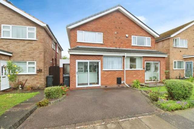 3 bedroom Semi Detached House for sale, Birmingham, West Midlands, B33