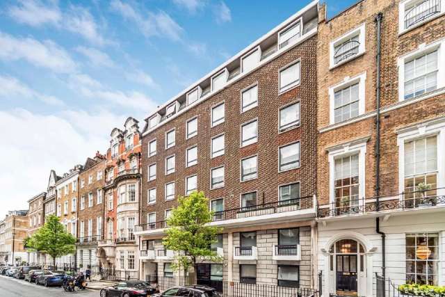 Flat Under Offer in London, England