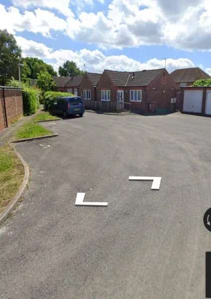 Bungalow For Rent in Hertsmere, England