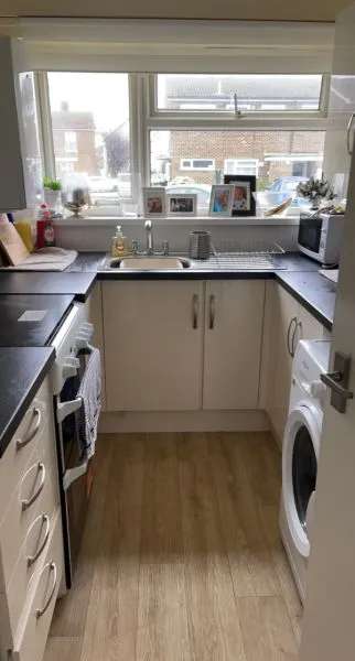 Flat For Rent in Mid Sussex, England