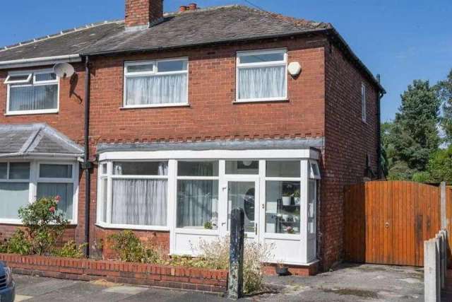 3 bedroom semi-detached house for sale