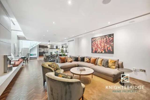 Town house to rent in Cheval Pl, Knightsbridge SW7