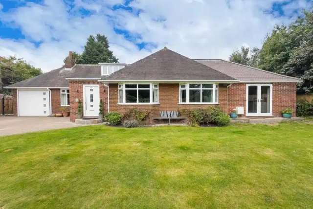 3 bedroom detached bungalow for sale