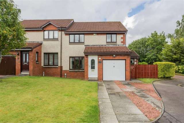 3 Bed House - Semi Detached with 2 Reception Rooms