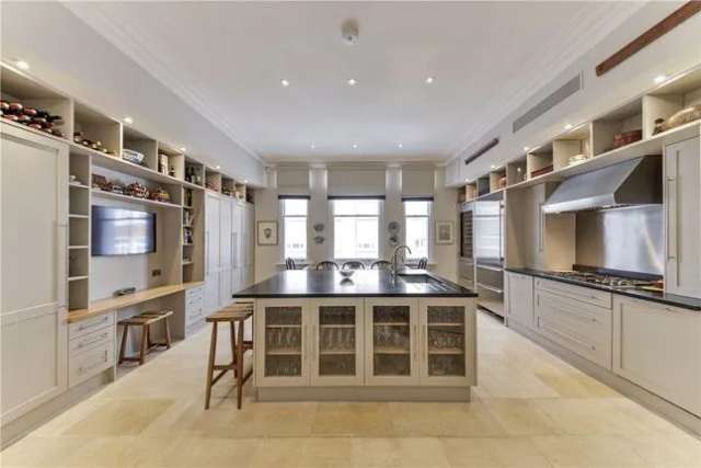 Flat for sale in Ennismore Gardens, Knightsbridge SW7