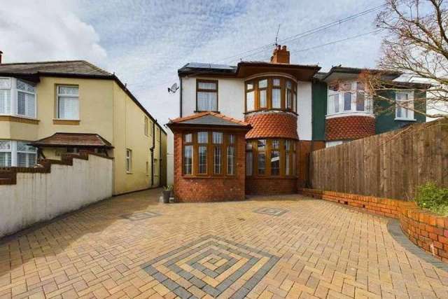 6 bedroom semi-detached house for sale