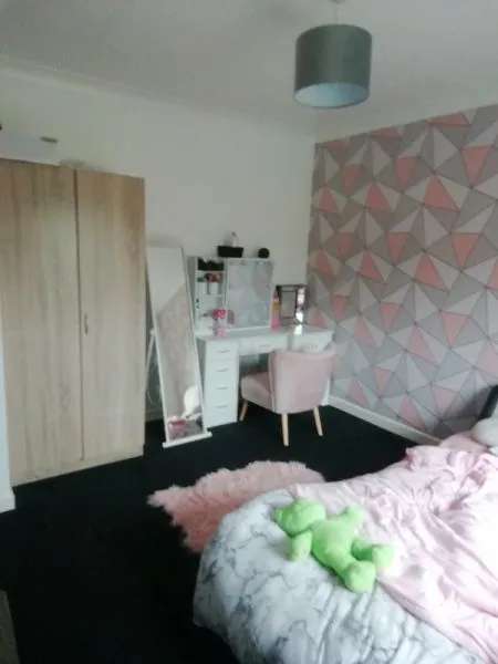 House For Rent in Guildford, England