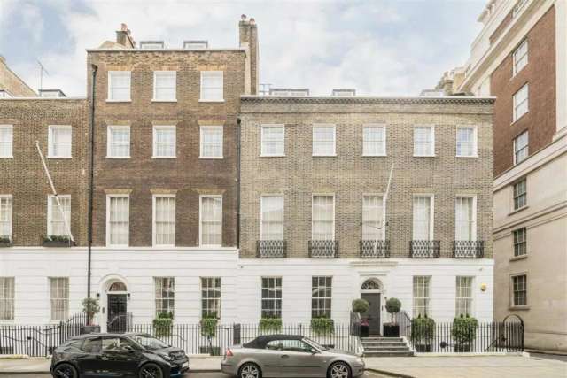 Flat For Sale in City of Westminster, England