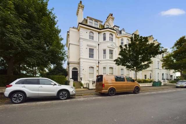 Apartment For Sale in Folkestone and Hythe District, England