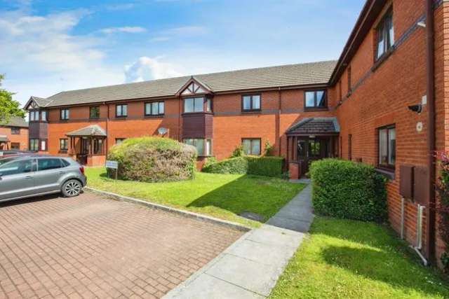 Flat for sale in Evansfield Road, Llandaff North, Cardiff CF14