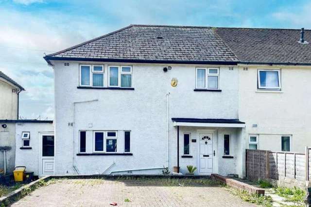 4 bedroom semi-detached house for sale