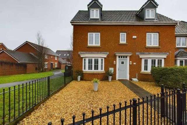 5 bedroom semi-detached house for sale