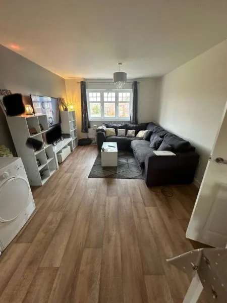 Flat For Rent in Chichester, England