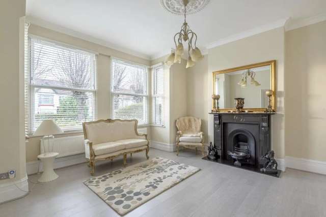 House Under Offer in London, England