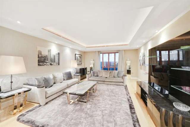 Apartment For Sale in City of Westminster, England