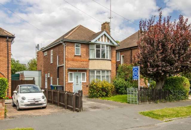 3 bedroom detached house for sale