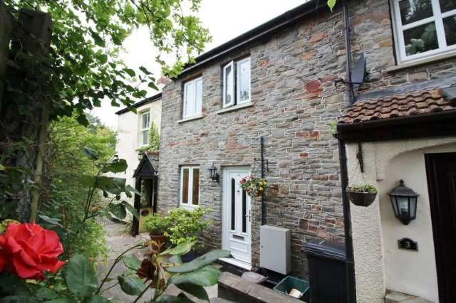 Cottage For Rent in Bristol, England