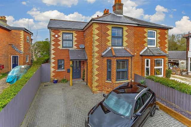 4 bedroom semi-detached house for sale