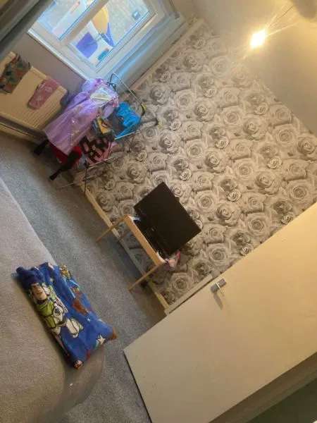 Flat For Rent in Sheffield, England