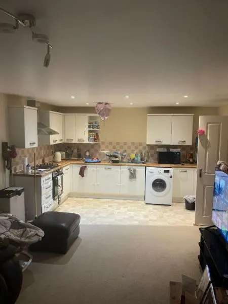 Flat For Rent in Maidstone, England