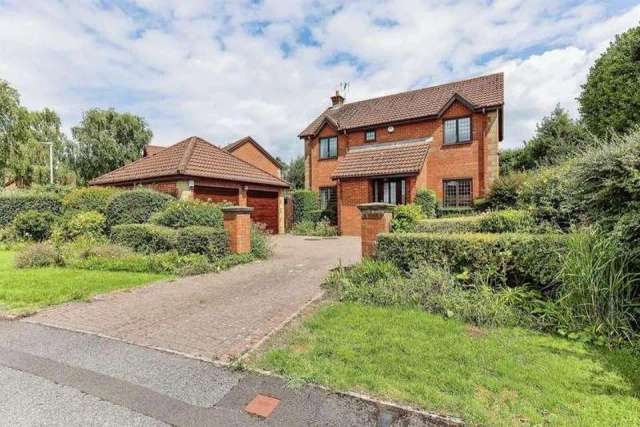 4 bedroom detached house for sale