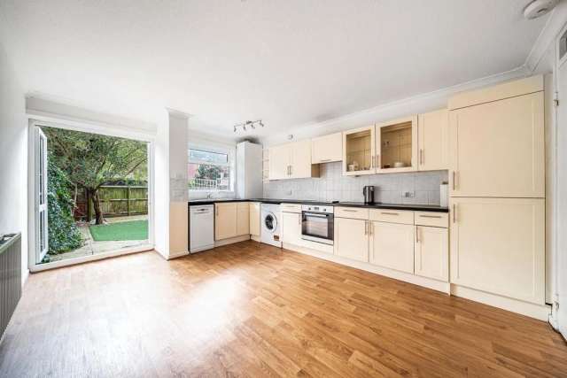 House Under Offer in London, England