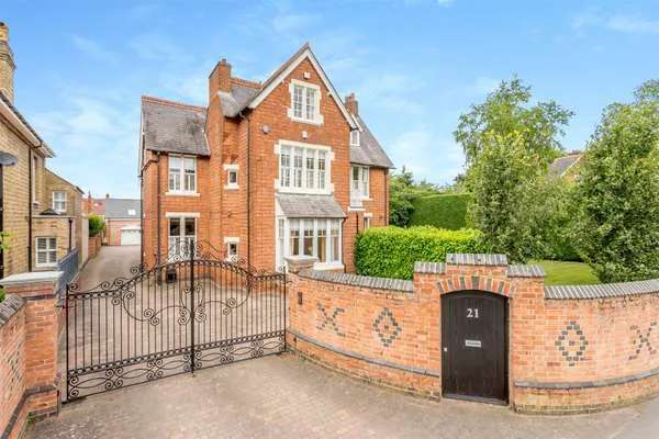 Hillmorton Road, Rugby, Warwickshire, CV22 5DF | Property for sale | Savills