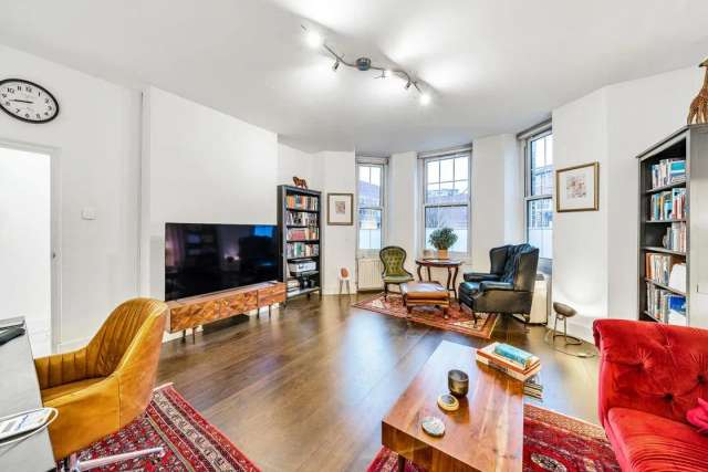 Flat Under Offer in London, England