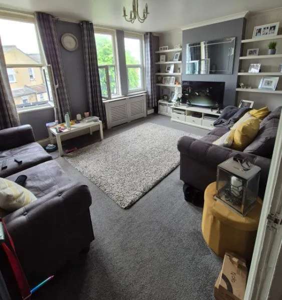 House For Rent in Guildford, England