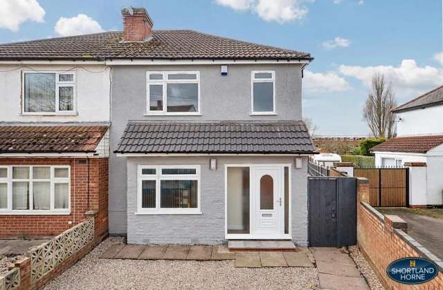 3 bedroom semi-detached house for sale