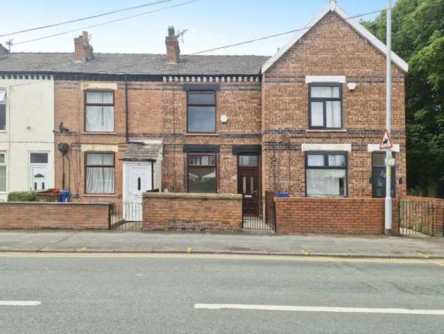 2 bedroom Mid Terrace House to rent, Abram, Greater Manchester, WN2