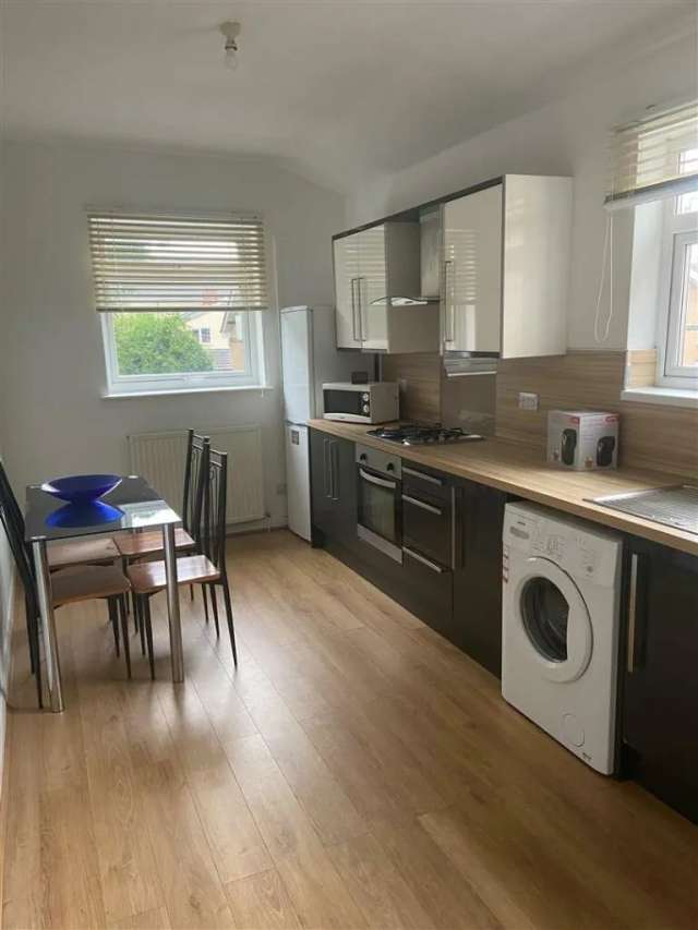 Flat For Rent in Hull, England