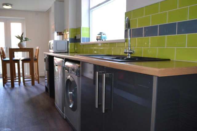 Flat For Rent in Hull, England