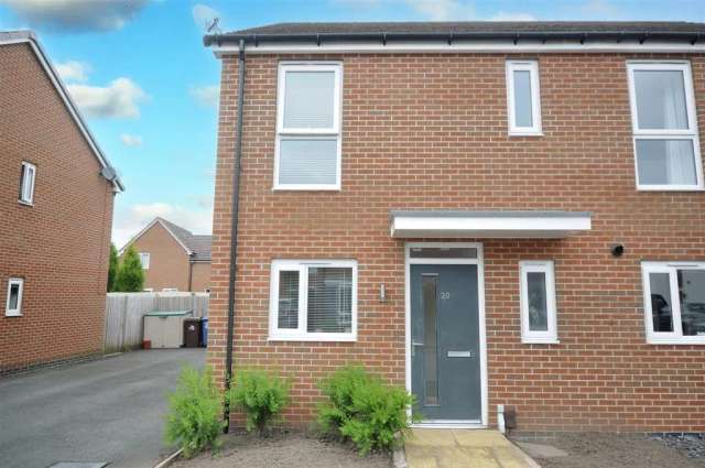 3 bedroom semi-detached house for sale