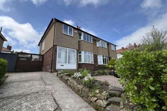 3 bedroom semi-detached house for sale