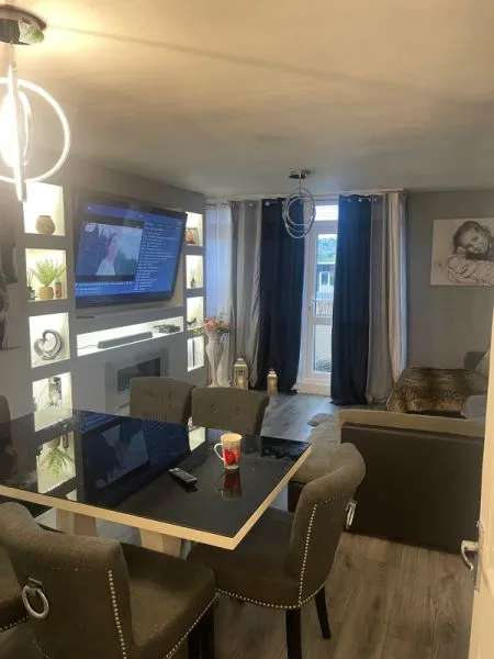 Flat For Rent in Sheffield, England