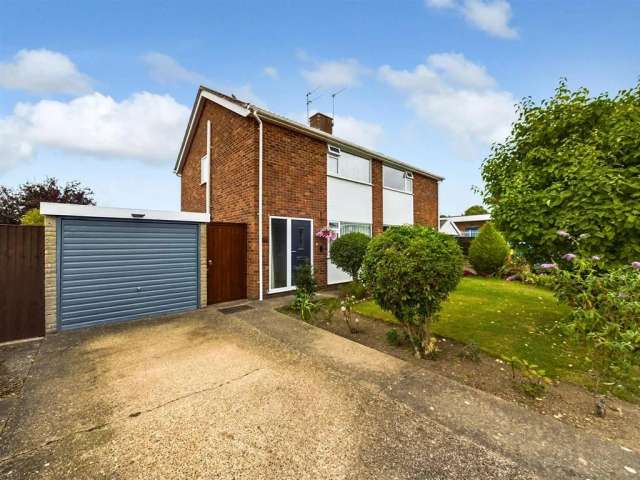 3 bedroom semi-detached house for sale