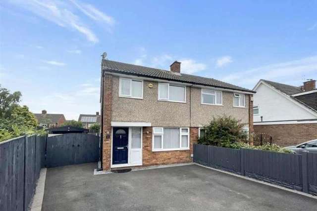 3 bedroom semi-detached house for sale