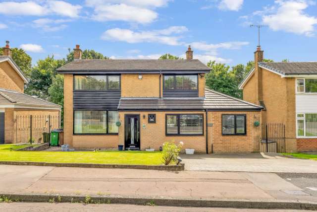 Detached house For Sale in Rochdale, England