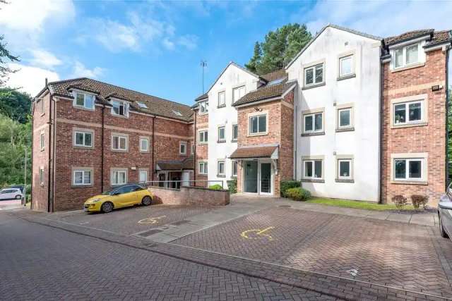 2 bedroom flat for sale